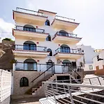 La Caleta Sunrises דירה